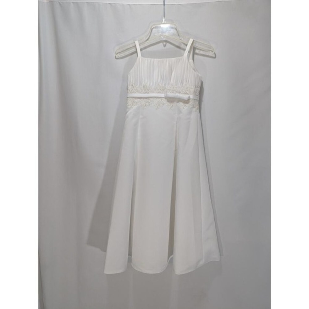 David's Bridal White Satin A Line Flower Girl‎ Dress Size 5 V1248 NWT
